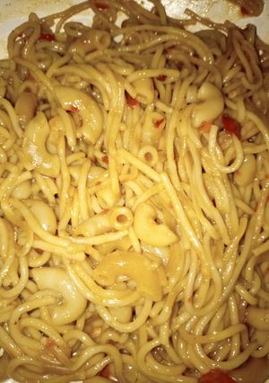A picture of Pasta jollof.