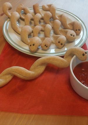 Kenyérkígyók recept fotója