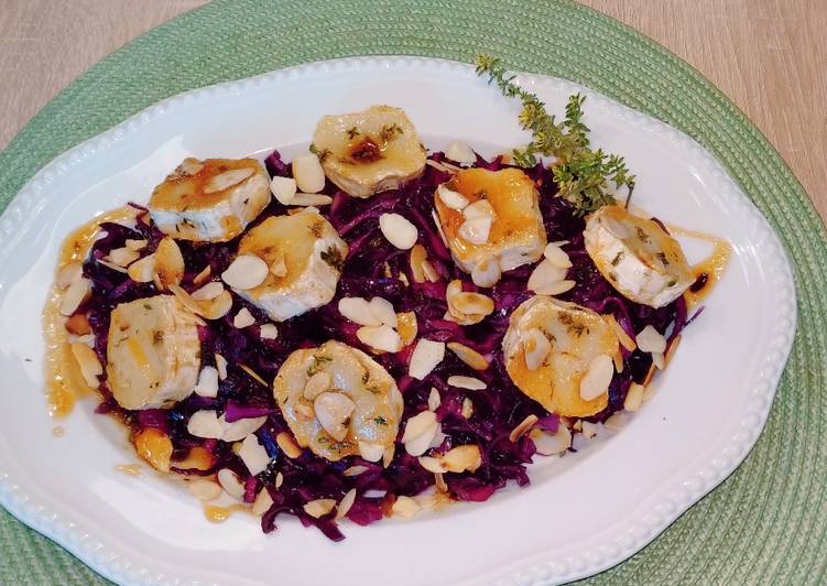 Rotkohlsalat mit Ziegenkäse