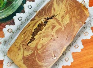 Una foto de Budín marmolado de matcha SIN TACC