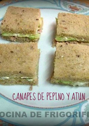 Foto principal de Sándwich o canapé de pepino y atún