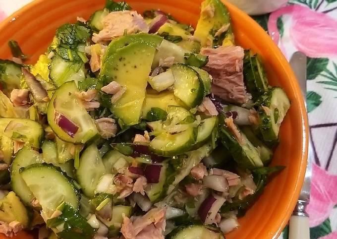 Салат с тунцом и авокадо 🥑