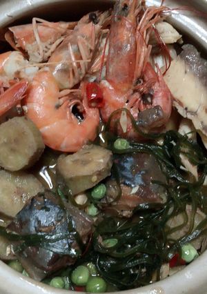 Hình của món Chuối xanh kho cá sapa hộp với tôm.