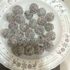 A picture of Khajur balls.