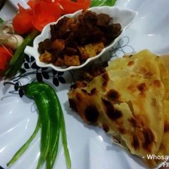 A picture of Whosayna’s Aloo Paratha.