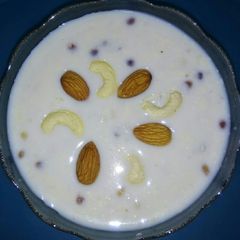 A picture of Makhane (Foxnut) kheer.