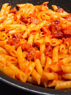 Una foto de Macarrones con chorizo