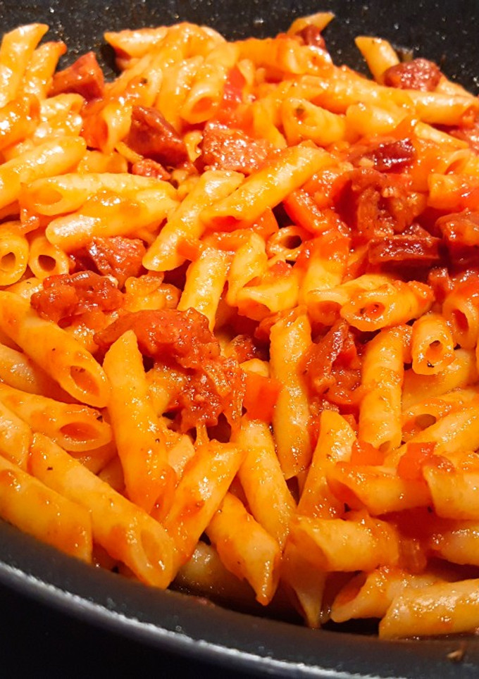 Una foto de Macarrones con chorizo