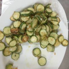 A picture of Deep fried courgettes.