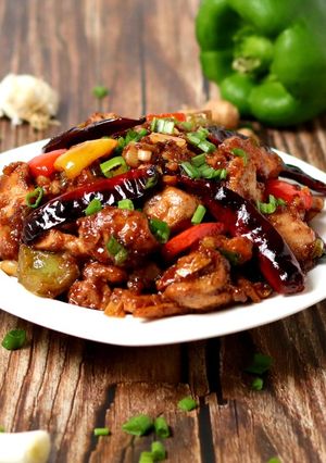 A picture of Kung Pao Chicken/Chinese Chicken starter/Restaurant style.