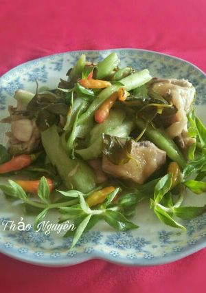Hình của món Gà Xào Chua.