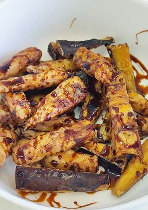 A picture of Spanish eggplants with molasses.