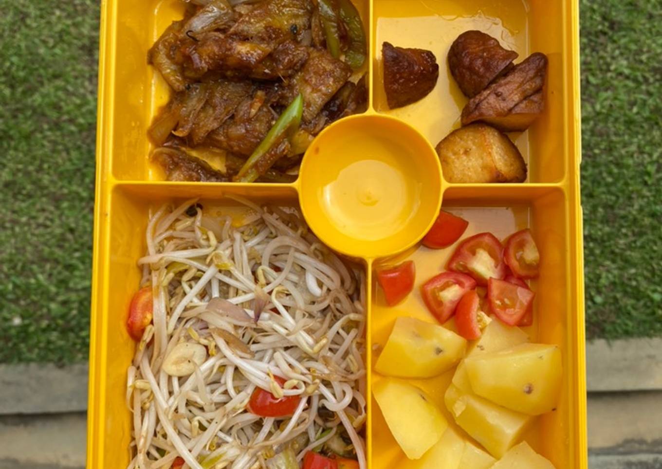 (Eat Clean Menu) Ayam Suwir Nabati/Vegetarian + Tumis Kecambah