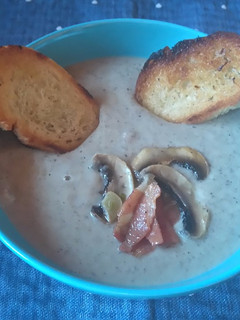 Una foto de 🍵 Crema de Champiñones 🍄