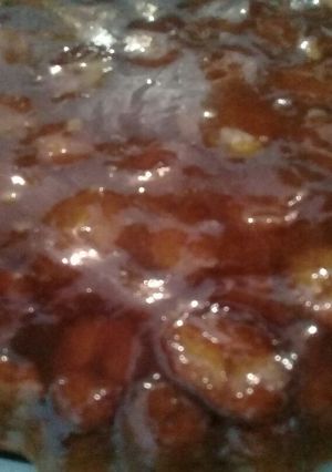 Una foto de Torta invertida de banana (apto vegano)
