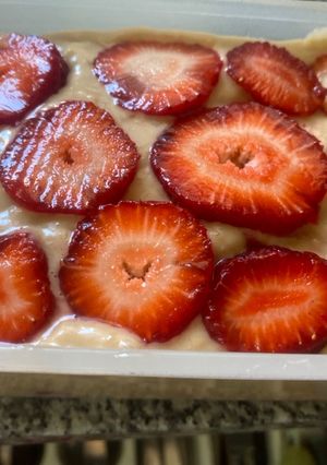 Una foto de Helado de banana, manteca de maní y frutillas. Saludable & sin azúcar