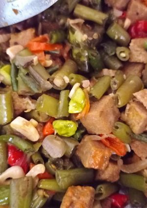 Foto resep Oseng Buncis Oncom Pete Sapi Pedas