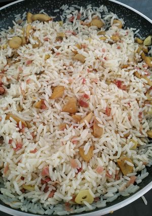 Una foto de Arroz con champiñones y jamón