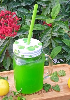 A picture of Mint Lemonade.