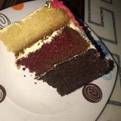 A picture of Vanilla, chocolate and Red velvet cake.