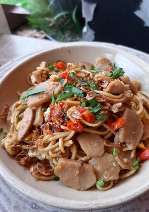 Foto resep Mie goreng bakso enak