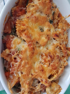 Una foto de Lacitos de pasta con boloñesa