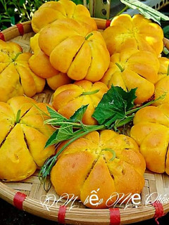 Hình của món Bánh Mì Bí Đỏ Nhân Mặn.