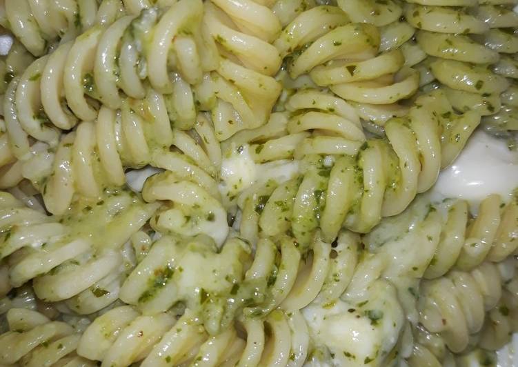 Fusilli Pesto e Gorgonzola