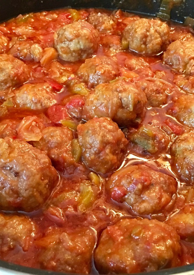 Una foto de Albóndigas de ternera con verduras