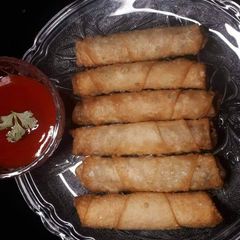 A picture of Spring rolls.