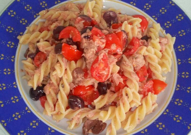 Fusilli light con pomodorini tonno e olive 🍅