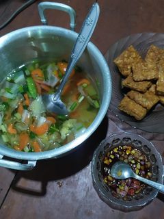 Foto resep Sop Sayur, Tempe Goreng, dan Sambal Kecap