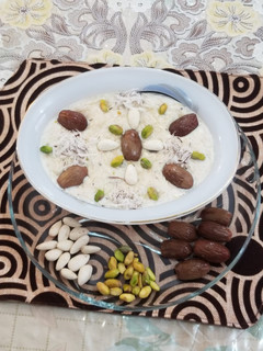 A picture of Sheer khurma.