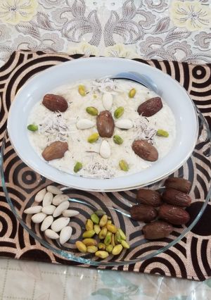 A picture of Sheer khurma.