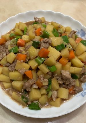 豬絞肉甜麵醬炒馬鈴薯 的食譜成品照片