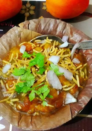 टमाटर और चने की चाट (tamatar aur chane ki chaat recipe in Hindi) रेसिपी मुख्य फोटो