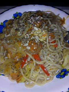 Una foto de Fideos con salteado de vegetales