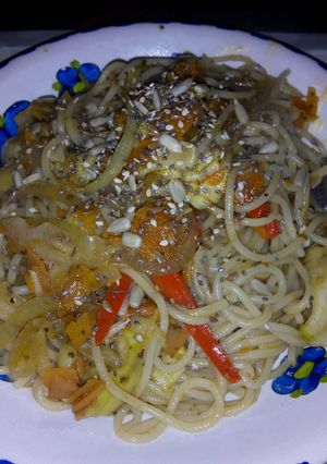 Una foto de Fideos con salteado de vegetales