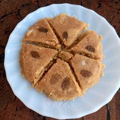 A picture of Besan (gram flour) and whole wheat flour sa Diet meetha 💖.