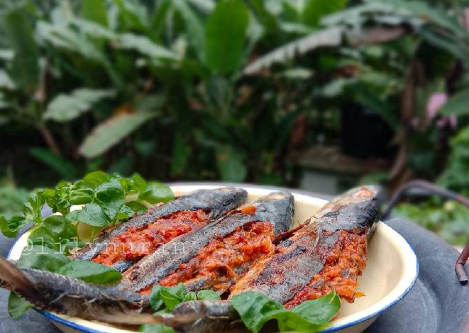 Resep Ikan cencaru bakar sumbat sambal, Lezat