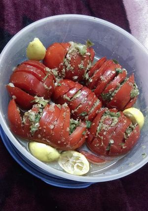 صورة لوصفة طماطم مخلله تقدم كمقبلات