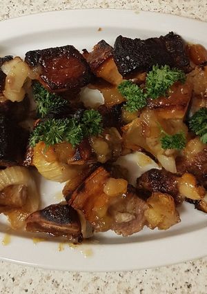 A picture of Belly Pork onion and Apple.