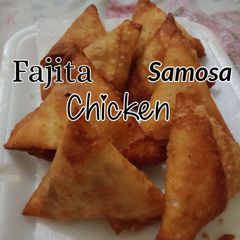 A picture of Fajita Chicken Samosa.