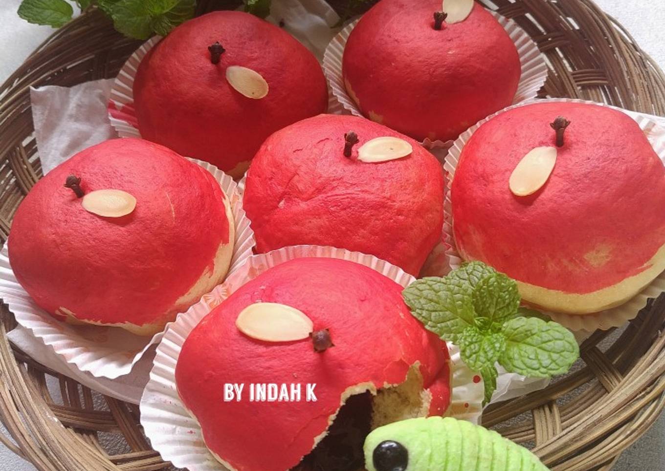 Eggless Apple Bread / Roti Apel Tanpa Telur (Isi Coklat)
