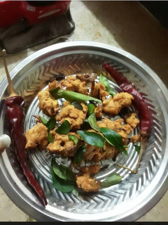 கோதுமைமாவு வெங்காய பக்கோடா (gothumai maavu vengaya pakoda Recipe in tamil) செய்முறை முக்கிய புகைப்படம்
