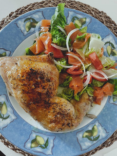 Una foto de Cuartos traseros de pollo al horno