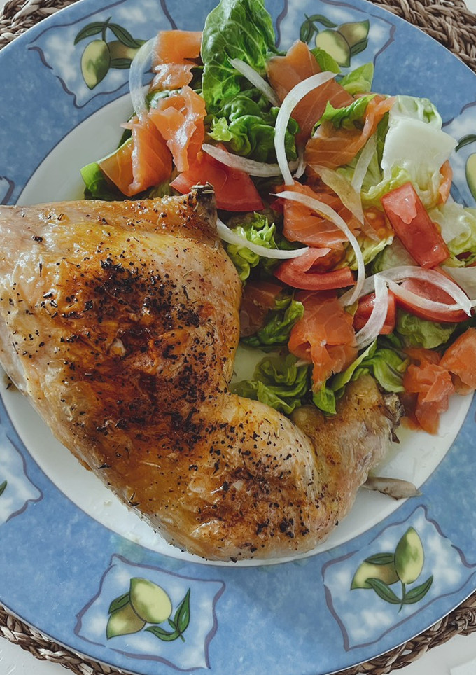 Una foto de Cuartos traseros de pollo al horno