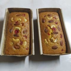 A picture of Plum cake.