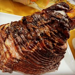 A picture of Honey brown sugar glazed ham.