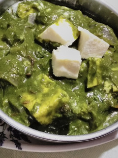 பாலக் பன்னீர் க்ரேவி (Paalak paneer gravy recipe in tamil) செய்முறை முக்கிய புகைப்படம்